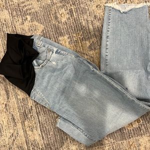 NWT. Full Panel Ann Taylor Loft Maternity Jeans. Size 6R.